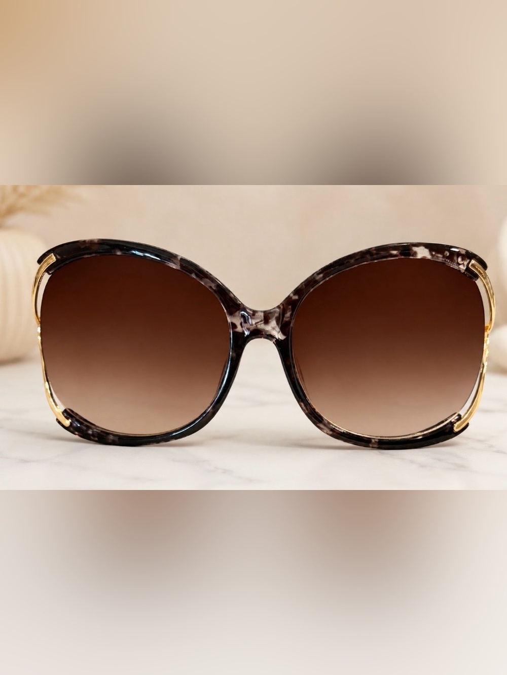 Classic Oversized Tortoiseshell Sunglasses - Brown Gradient Lenses